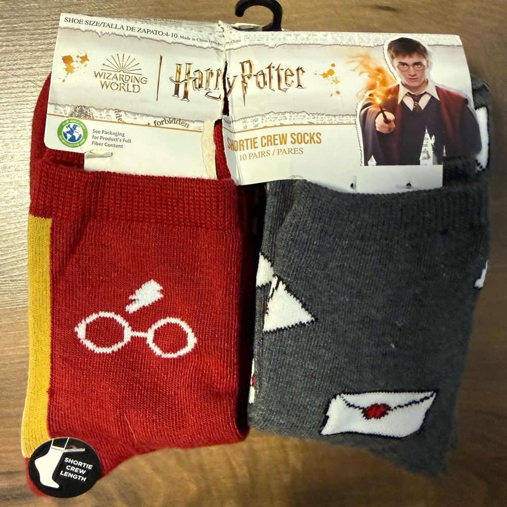 Warner Bros. Harry Potter Red and Gray Shortie Socks